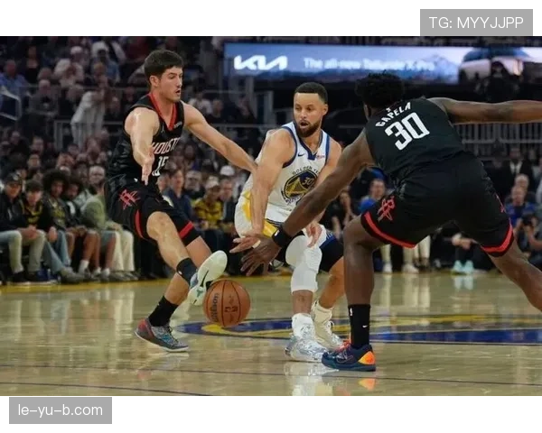 库里高效利用挡拆拉开空间 三分命中率明显优于Dame